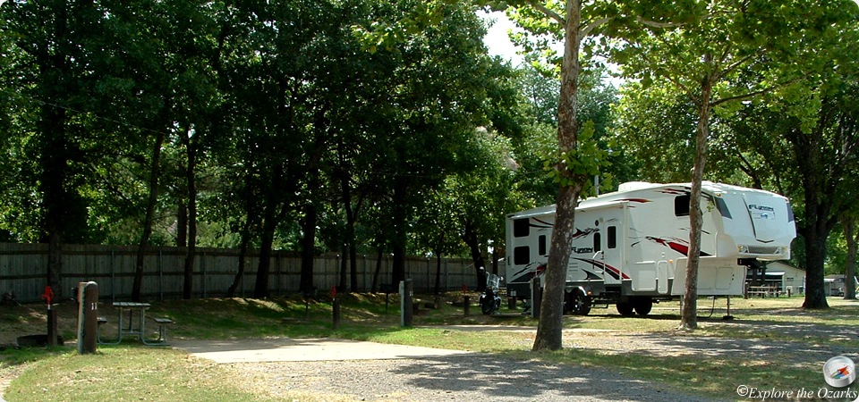 Camping at Snowdale SP